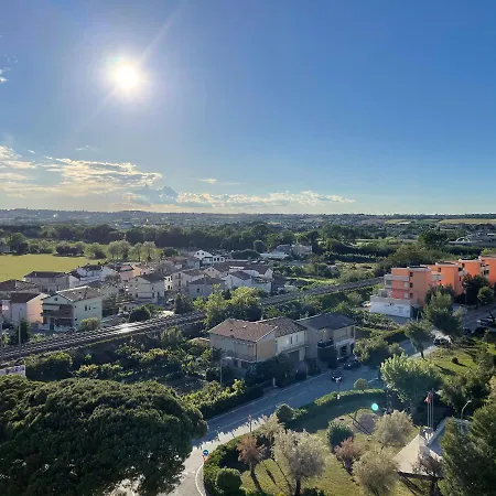 Lejlighed Oltre L'orizzonte Fermo